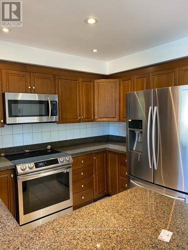 Upper - 1701 Willow Way, Mississauga, ON - Indoor Photo Showing Kitchen With Stainless Steel Kitchen