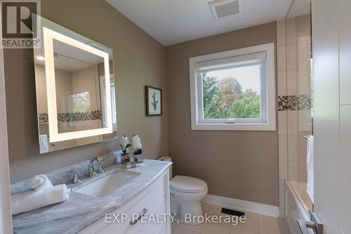 771 Ajyn Court, Mississauga, ON - Indoor Photo Showing Bathroom