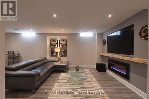 771 Ajyn Court, Mississauga, ON - Indoor Photo Showing Other Room