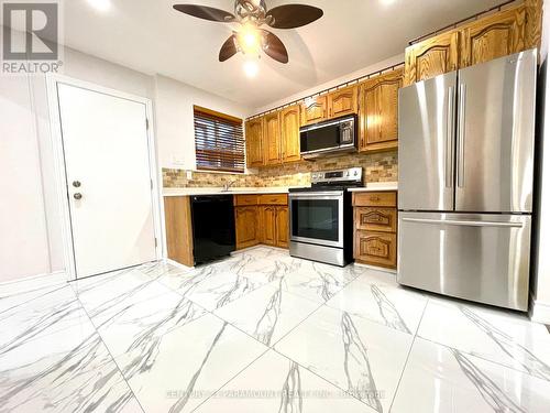 11 Gondola Crescent, Brampton, ON - Indoor Photo Showing Kitchen With Stainless Steel Kitchen