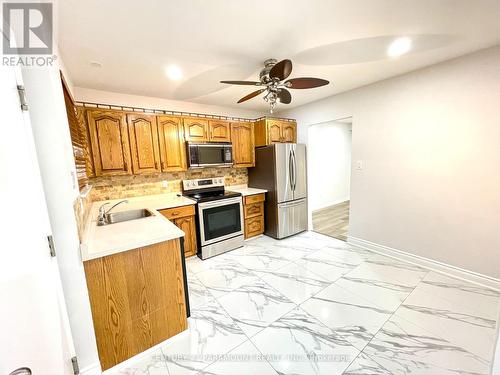 11 Gondola Crescent, Brampton, ON - Indoor Photo Showing Kitchen With Stainless Steel Kitchen