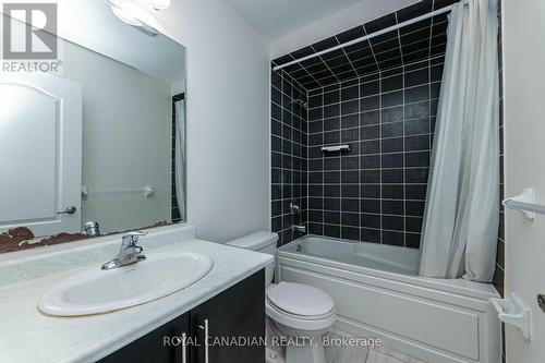 766 Linden Drive, Cambridge, ON - Indoor Photo Showing Bathroom