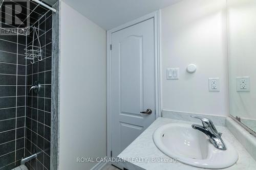 766 Linden Drive, Cambridge, ON - Indoor Photo Showing Bathroom