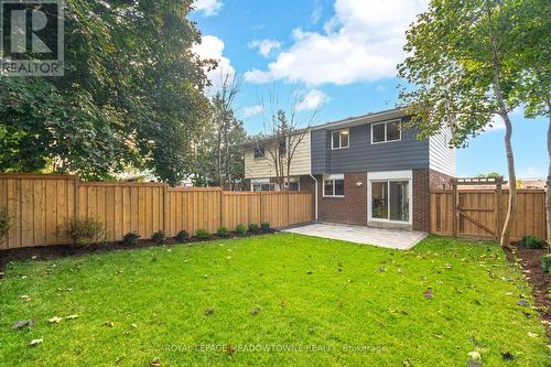 152 Hansen Road N, Brampton, ON - Outdoor With Backyard