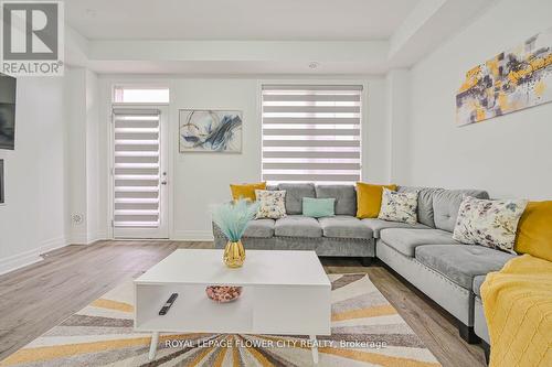 52 Melmar Street, Brampton, ON - Indoor Photo Showing Living Room