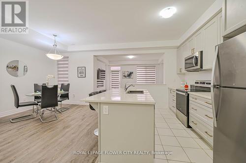 52 Melmar Street, Brampton, ON - Indoor Photo Showing Kitchen