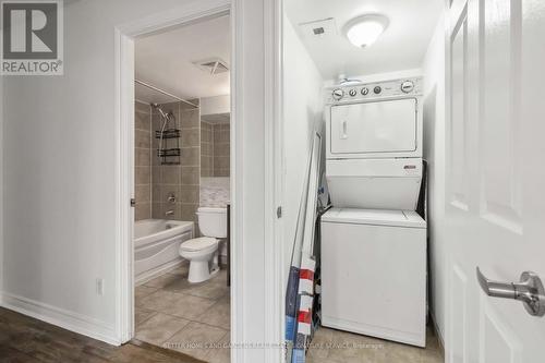 2111 - 310 Burnhamthorpe Road, Mississauga, ON - Indoor Photo Showing Laundry Room