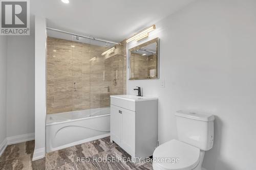 10 Bayside Avenue, Hamilton, ON - Indoor Photo Showing Bathroom