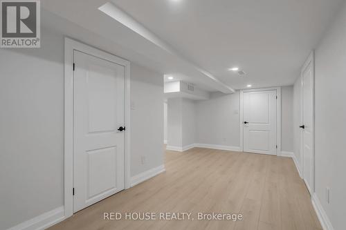 10 Bayside Avenue, Hamilton, ON - Indoor Photo Showing Other Room