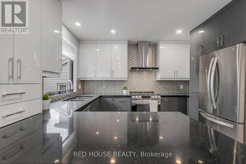 10 Bayside Avenue, Hamilton, ON - Indoor Photo Showing Kitchen With Double Sink With Upgraded Kitchen