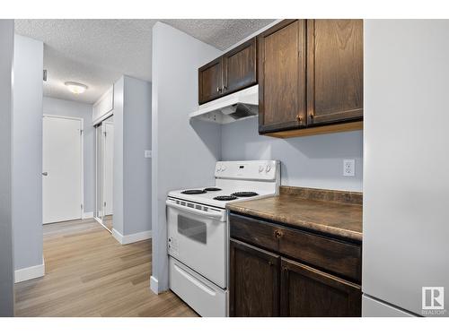 #212 600 Kirkness Rd Nw, Edmonton, AB - Indoor Photo Showing Kitchen