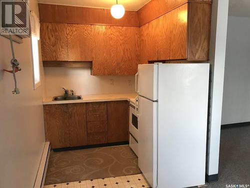 1226 College Drive, Saskatoon, SK - Indoor Photo Showing Kitchen