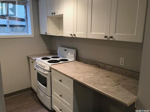 1226 College Drive, Saskatoon, SK - Indoor Photo Showing Kitchen