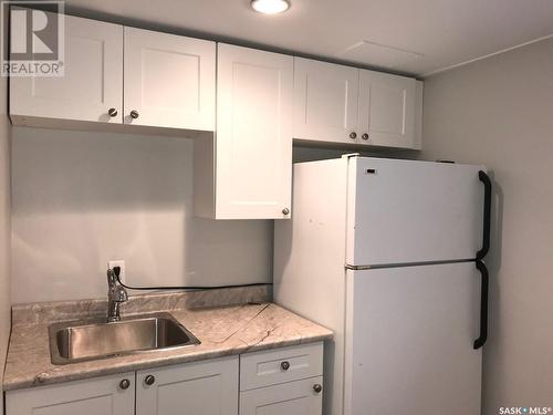 1226 College Drive, Saskatoon, SK - Indoor Photo Showing Kitchen