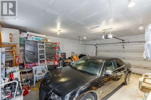 201 29Th Street W, Saskatoon, SK - Indoor Photo Showing Garage