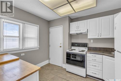 201 29Th Street W, Saskatoon, SK - Indoor Photo Showing Kitchen