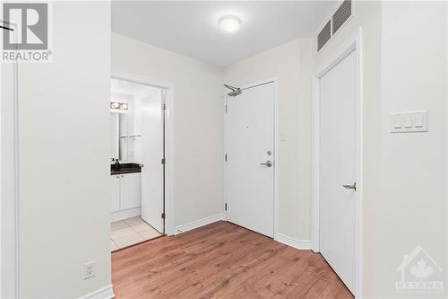 445 Laurier Avenue Unit#303, Ottawa, ON - Indoor Photo Showing Other Room