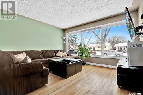 1130 Fort Street, Regina, SK - Indoor Photo Showing Living Room