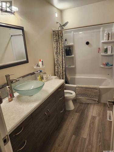 142 Circlebrooke Drive, Yorkton, SK - Indoor Photo Showing Bathroom