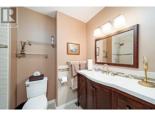 4pce Bath - 1775 Ivans Court, Kelowna, BC - Indoor Photo Showing Bathroom