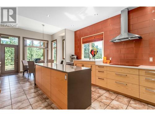 4100 Gallaghers Parkland Drive Unit# 12, Kelowna, BC - Indoor Photo Showing Kitchen