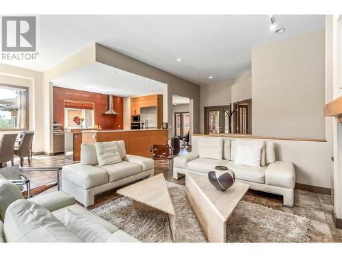 4100 Gallaghers Parkland Drive Unit# 12, Kelowna, BC - Indoor Photo Showing Living Room