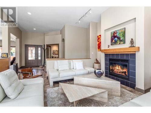 4100 Gallaghers Parkland Drive Unit# 12, Kelowna, BC - Indoor Photo Showing Living Room With Fireplace