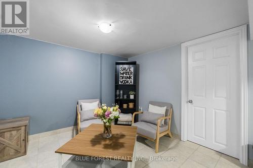 85 Brisbin Street E, London, ON - Indoor Photo Showing Living Room