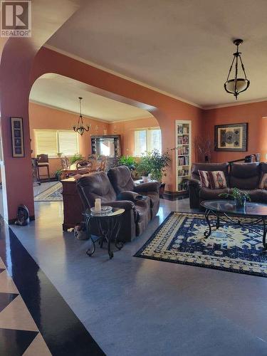 405 Elkhorn Street, Greenwood, BC - Indoor Photo Showing Living Room