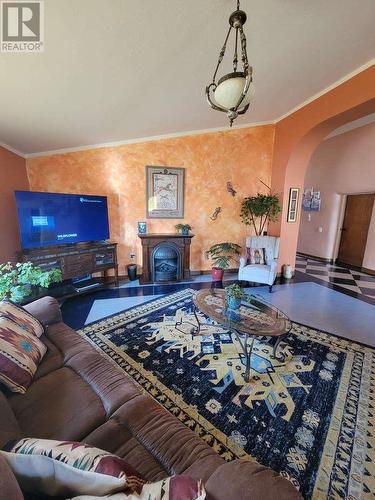 405 Elkhorn Street, Greenwood, BC - Indoor Photo Showing Living Room With Fireplace