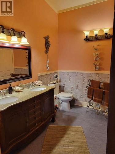 405 Elkhorn Street, Greenwood, BC - Indoor Photo Showing Bathroom