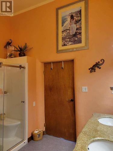 405 Elkhorn Street, Greenwood, BC - Indoor Photo Showing Bathroom