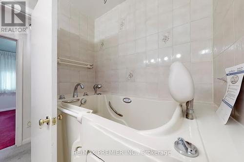 24 Dunboyne Court, Toronto, ON - Indoor Photo Showing Bathroom