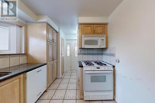 24 Dunboyne Court, Toronto, ON - Indoor Photo Showing Kitchen