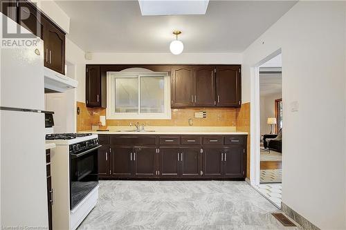 15 Cherry Hill Drive, Kitchener, ON - Indoor Photo Showing Kitchen