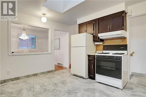 15 Cherry Hill Drive, Kitchener, ON - Indoor Photo Showing Kitchen