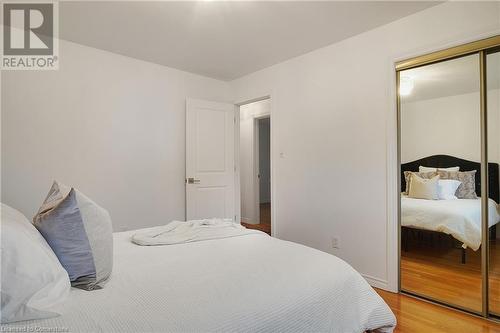 15 Cherry Hill Drive, Kitchener, ON - Indoor Photo Showing Bedroom