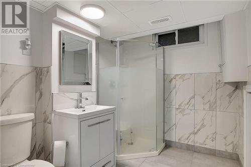 15 Cherry Hill Drive, Kitchener, ON - Indoor Photo Showing Bathroom