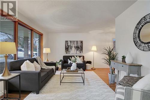 15 Cherry Hill Drive, Kitchener, ON - Indoor Photo Showing Living Room