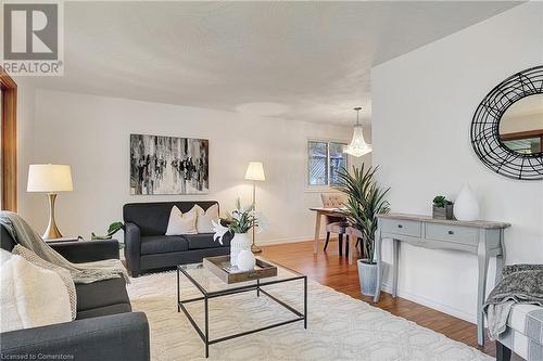 15 Cherry Hill Drive, Kitchener, ON - Indoor Photo Showing Living Room