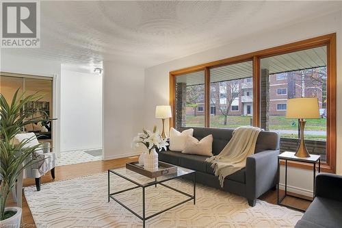 15 Cherry Hill Drive, Kitchener, ON - Indoor Photo Showing Living Room