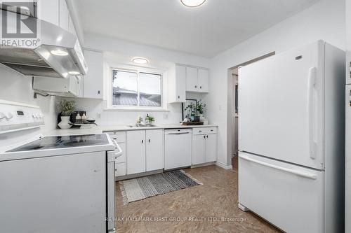 1395 Fundy Street, Oshawa, ON - Indoor Photo Showing Kitchen