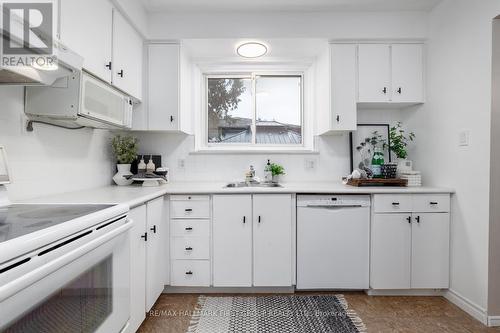 1395 Fundy Street, Oshawa, ON - Indoor Photo Showing Kitchen