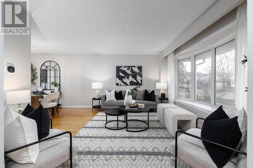 1395 Fundy Street, Oshawa, ON - Indoor Photo Showing Living Room