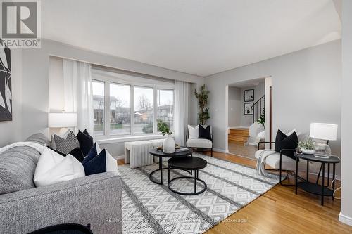 1395 Fundy Street, Oshawa, ON - Indoor Photo Showing Living Room