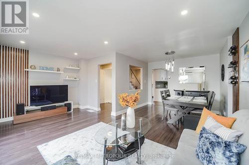 638 Galahad Drive, Oshawa, ON - Indoor Photo Showing Living Room