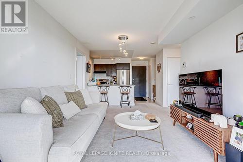 1003 - 8 Trent Avenue, Toronto, ON - Indoor Photo Showing Living Room