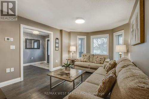 14 Sheppard Drive, Tay, ON - Indoor Photo Showing Living Room