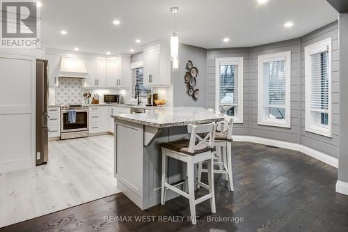 14 Sheppard Drive, Tay, ON - Indoor Photo Showing Kitchen With Upgraded Kitchen