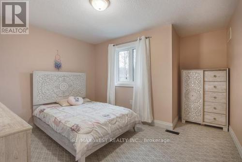 14 Sheppard Drive, Tay, ON - Indoor Photo Showing Bedroom